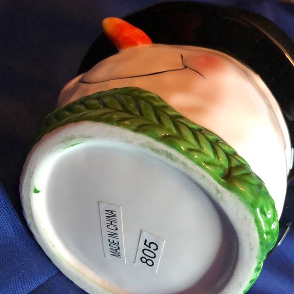 🎄 Decorative Snowman Ceramic Bucket - Picture 6 of 7